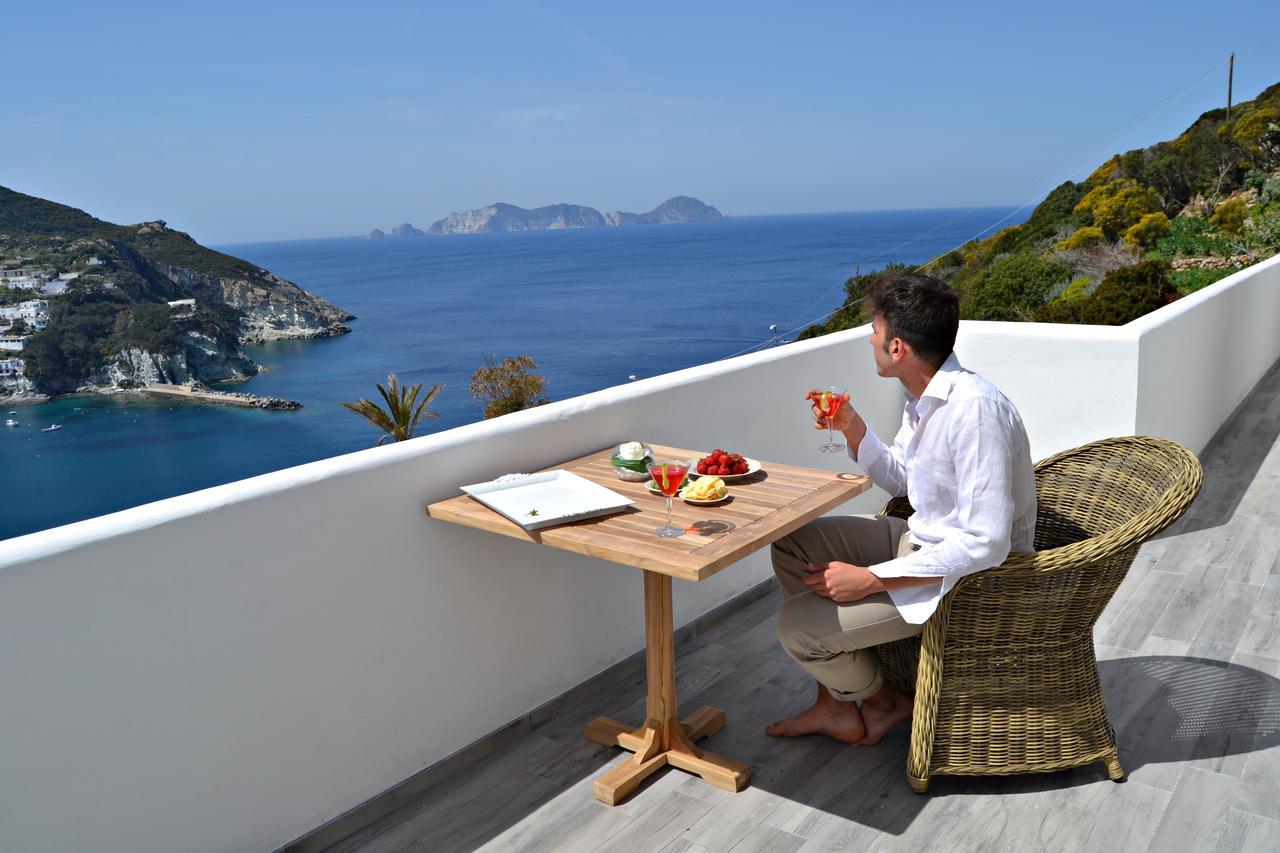 Maridea Casa Vacanza- Le Alcove Sul Mare Suites Ponza Bagian luar foto