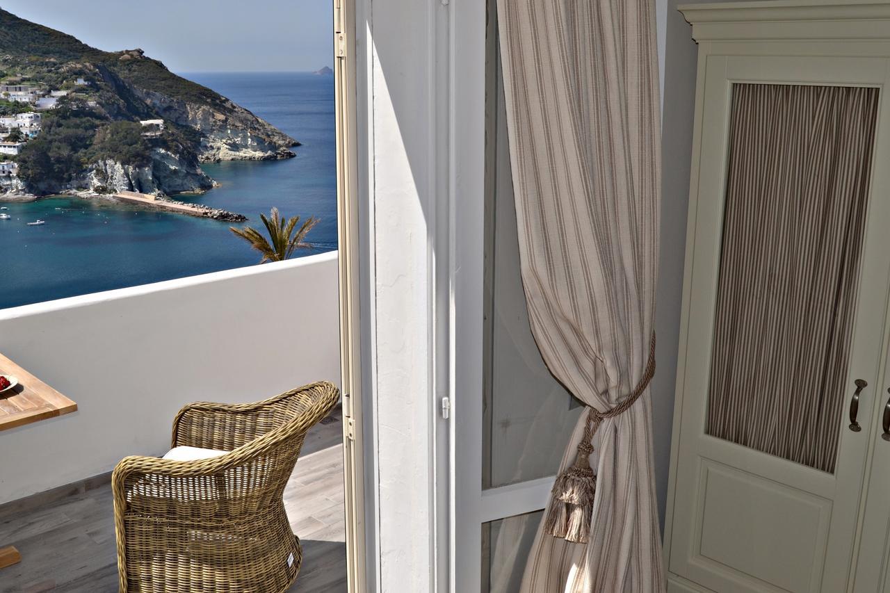 Maridea Casa Vacanza- Le Alcove Sul Mare Suites Ponza Bagian luar foto