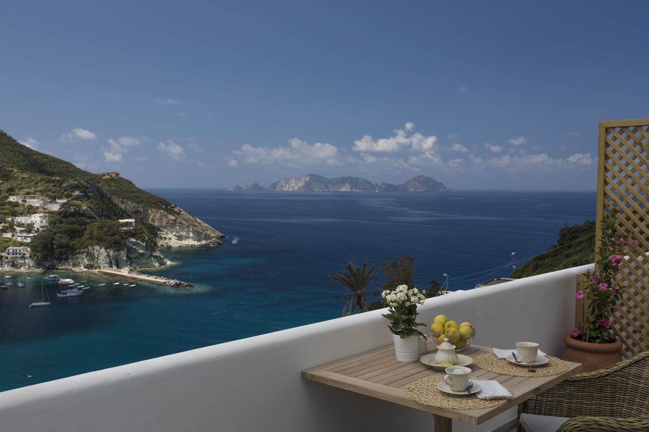 Maridea Casa Vacanza- Le Alcove Sul Mare Suites Ponza Bagian luar foto