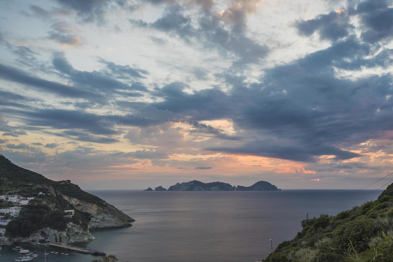 Maridea Casa Vacanza- Le Alcove Sul Mare Suites Ponza Bagian luar foto