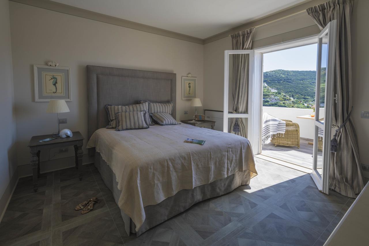 Maridea Casa Vacanza- Le Alcove Sul Mare Suites Ponza Bagian luar foto