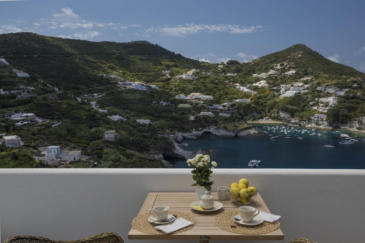 Maridea Casa Vacanza- Le Alcove Sul Mare Suites Ponza Bagian luar foto
