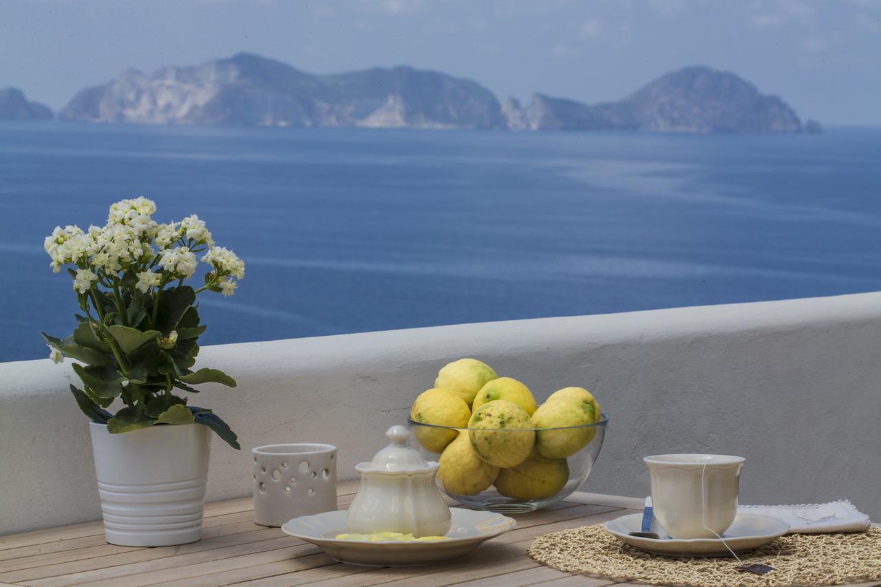 Maridea Casa Vacanza- Le Alcove Sul Mare Suites Ponza Bagian luar foto