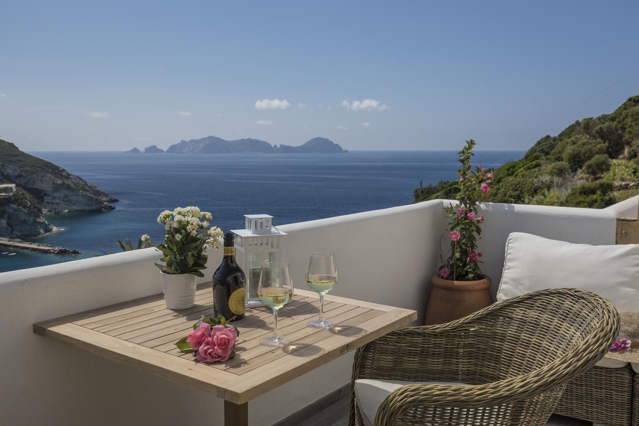 Maridea Casa Vacanza- Le Alcove Sul Mare Suites Ponza Bagian luar foto